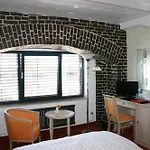 Hotel Elbe Alte Oelmuehle 4*