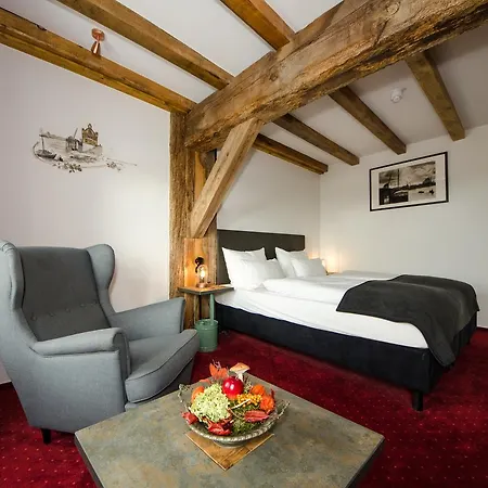 Elbe Alte Oelmuehle 4*
