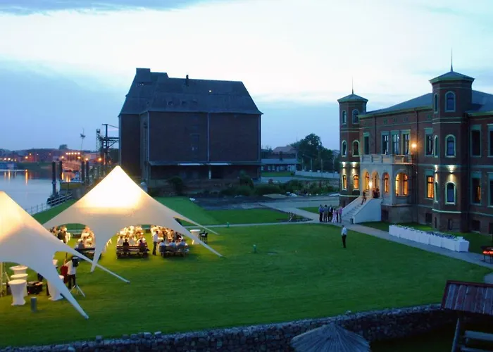 Hotel Elbe Alte Oelmuehle 4*